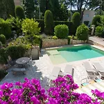 Tsavorite - Californie Villa *